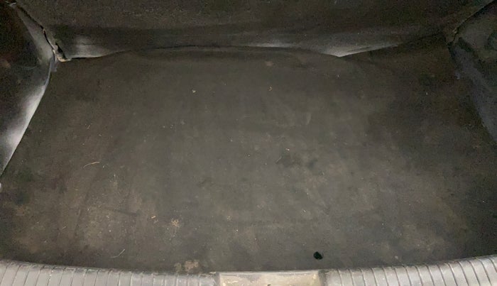 2013 Hyundai i20 MAGNA 1.2, Petrol, Manual, 1,14,467 km, Boot Inside