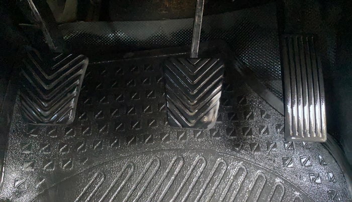 2013 Hyundai i20 MAGNA 1.2, Petrol, Manual, 1,14,467 km, Pedals