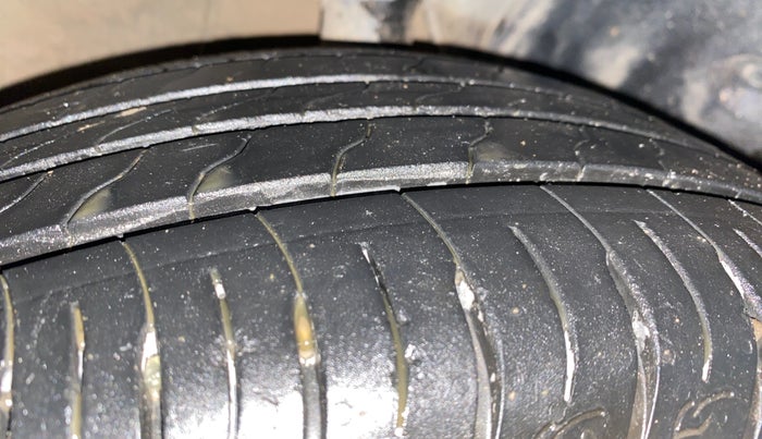 2025 KIA SYROS HTK (O) 1.5 Diesel 6MT, Diesel, Manual, 13,858 km, Right Front Tyre Tread