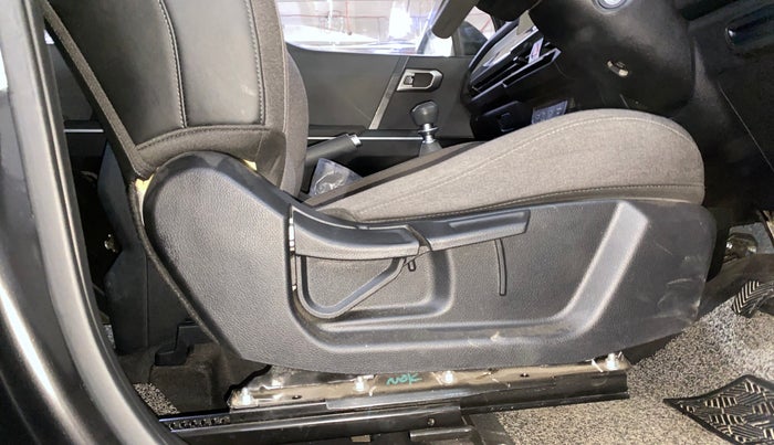 2025 KIA SYROS HTK (O) 1.5 Diesel 6MT, Diesel, Manual, 13,858 km, Driver Side Adjustment Panel