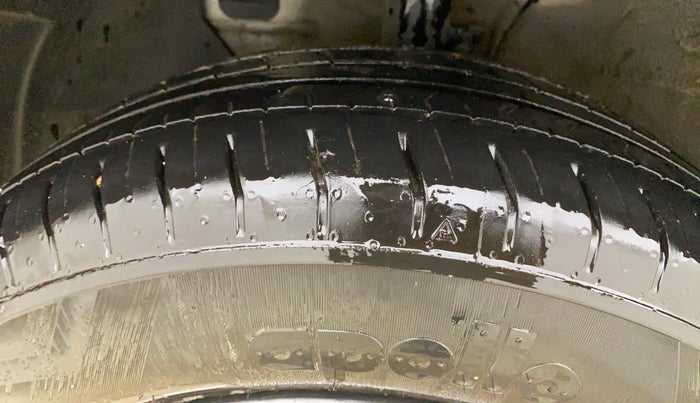 2024 KIA CARENS PRESTIGE 1.5 PETROL 7 STR, Petrol, Manual, 7,359 km, Left Front Tyre Tread