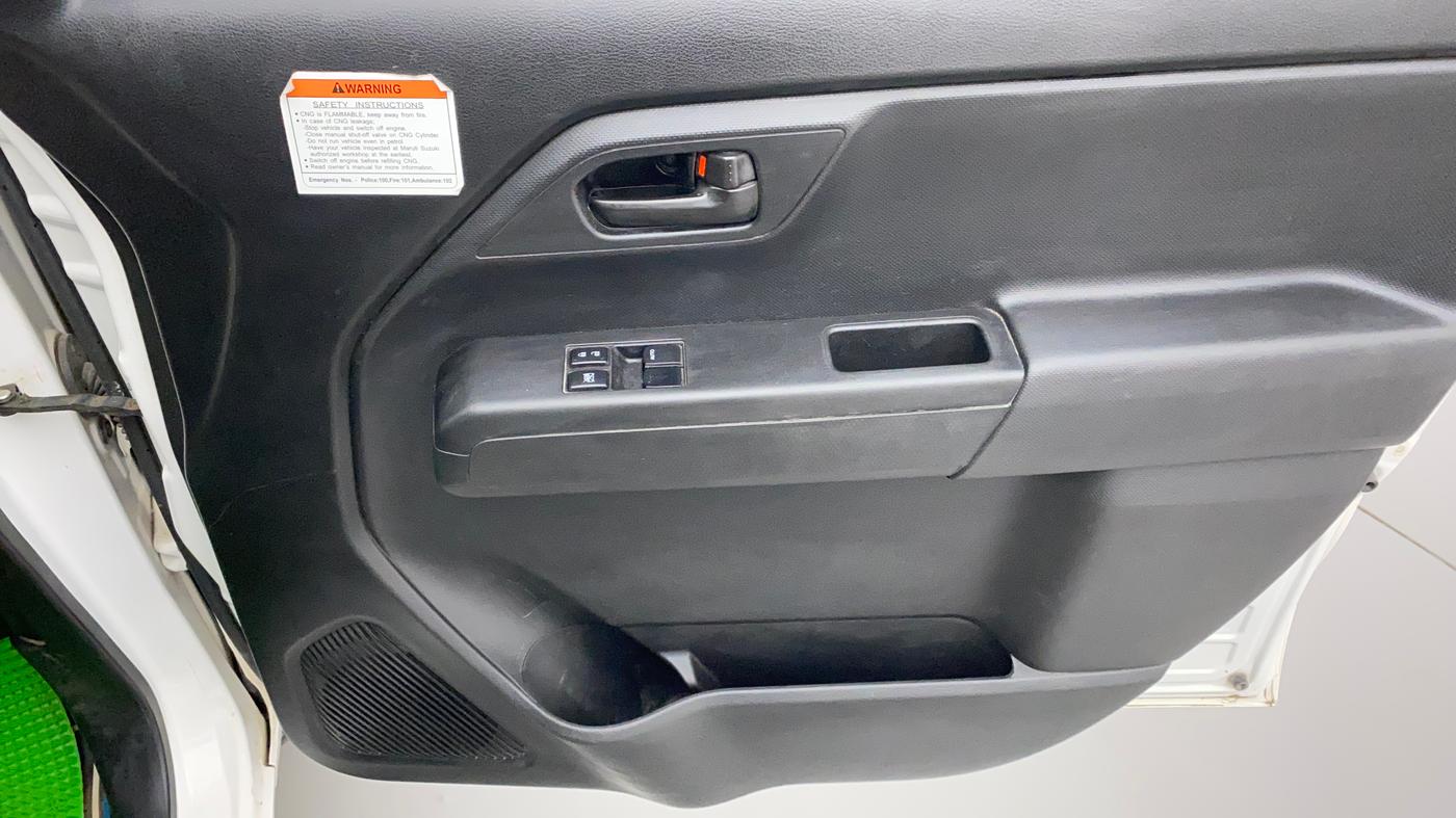 2019 Maruti New Wagon-R LXI CNG 1.0, CNG, Manual, 39,600 km, Driver Side Door Panels Control