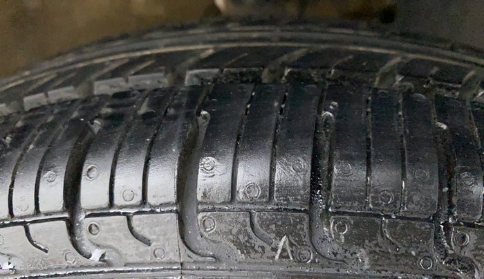 2019 Maruti New Wagon-R LXI CNG 1.0, CNG, Manual, 39,600 km, Right Front Tyre Tread