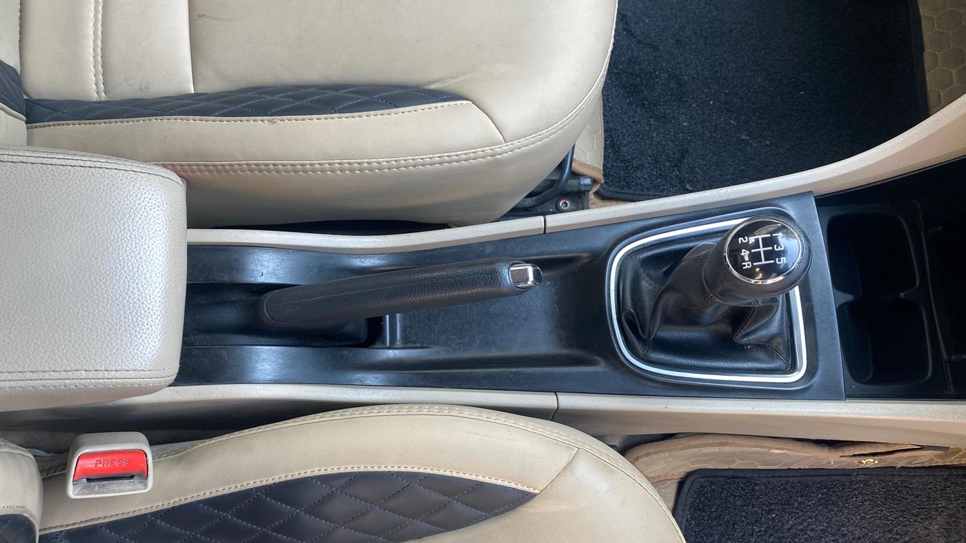 2018 Maruti Ciaz ALPHA 1.4 PETROL, Petrol, Manual, 97,248 km, Gear Lever