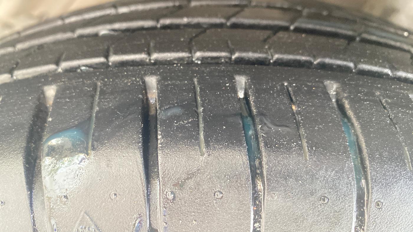 2018 Maruti Ciaz ALPHA 1.4 PETROL, Petrol, Manual, 97,248 km, Left Front Tyre Tread