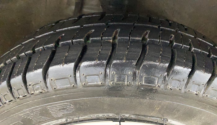 2014 Maruti Alto 800 VXI, Petrol, Manual, 33,644 km, Right Front Tyre Tread