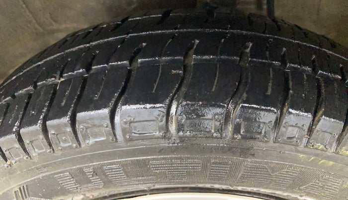 2014 Maruti Alto 800 VXI, Petrol, Manual, 33,644 km, Left Front Tyre Tread