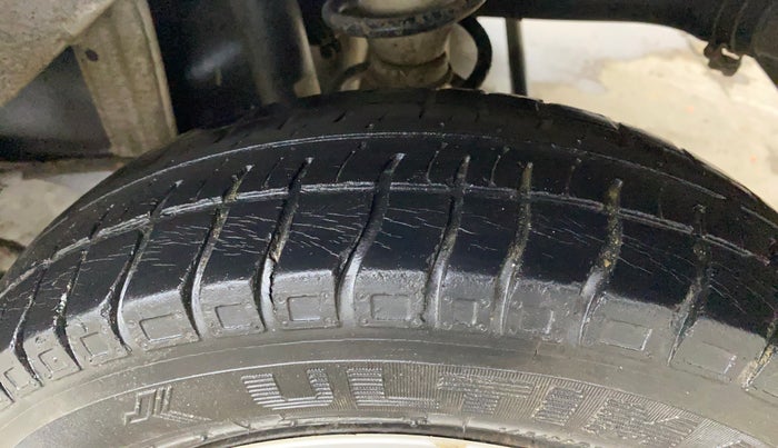 2014 Maruti Alto 800 VXI, Petrol, Manual, 33,644 km, Left Rear Tyre Tread