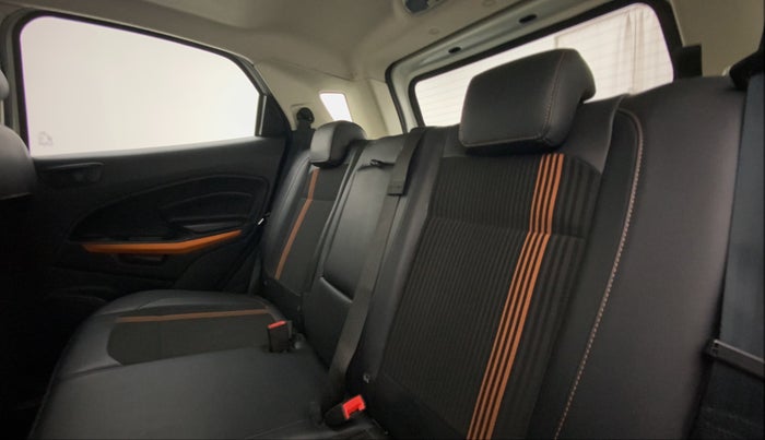 2020 Ford Ecosport TITANIUM 1.5L SPORTS(SUNROOF) DIESEL, Diesel, Manual, 40,080 km, Right Side Rear Door Cabin
