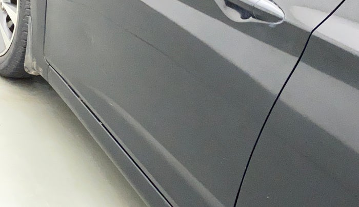 2016 Hyundai Verna 1.6 CRDI SX, Diesel, Manual, 54,525 km, Front passenger door - Slightly dented