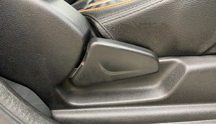 2019 Renault Kwid RXT 1.0 AMT, Petrol, Automatic, 28,491 km, Driver Side Adjustment Panel