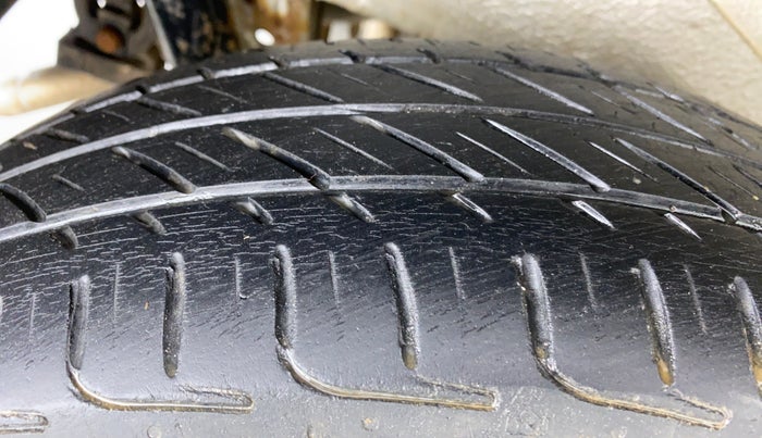 2013 Maruti Wagon R 1.0 LXI CNG, CNG, Manual, 85,337 km, Right Rear Tyre Tread