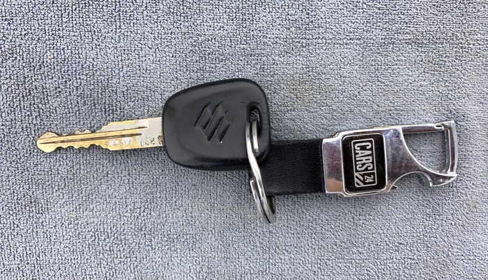 2013 Maruti Wagon R 1.0 LXI CNG, CNG, Manual, 85,337 km, Key Close Up