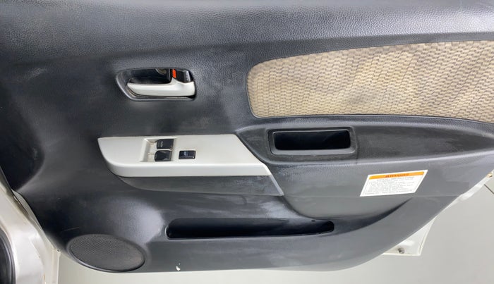 2013 Maruti Wagon R 1.0 LXI CNG, CNG, Manual, 85,337 km, Driver Side Door Panels Control