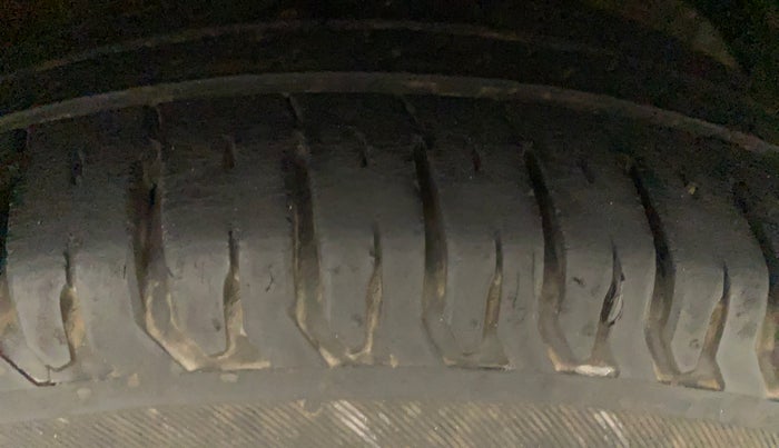 2021 Maruti Dzire ZXI Plus, Petrol, Manual, 27,524 km, Right Front Tyre Tread