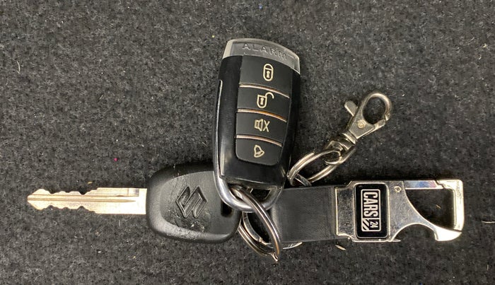 2021 Maruti Swift LXI D, Petrol, Manual, 13,361 km, Key Close Up