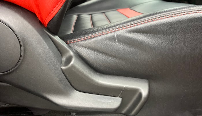 2021 Maruti Swift LXI D, Petrol, Manual, 13,361 km, Driver Side Adjustment Panel