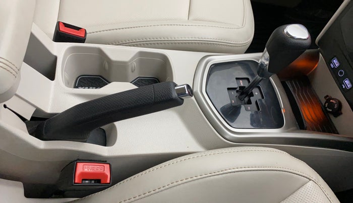 2021 Mahindra XUV300 W8 (O) 1.2 PETROL AMT, Petrol, Automatic, 21,082 km, Gear Lever
