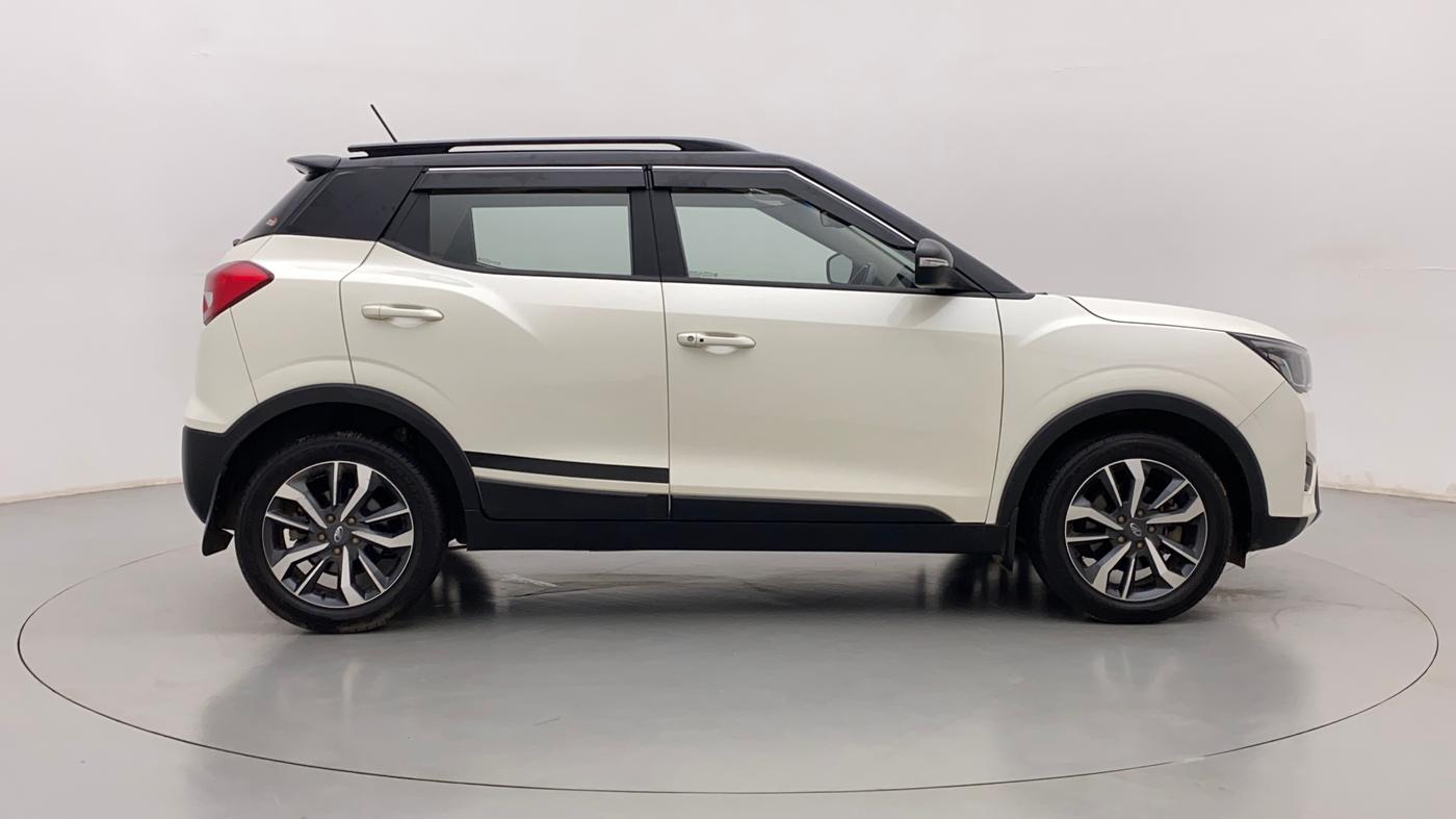 2021 Mahindra XUV300 W8 (O) 1.2 PETROL AMT, Petrol, Automatic, 21,082 km, Right Side View