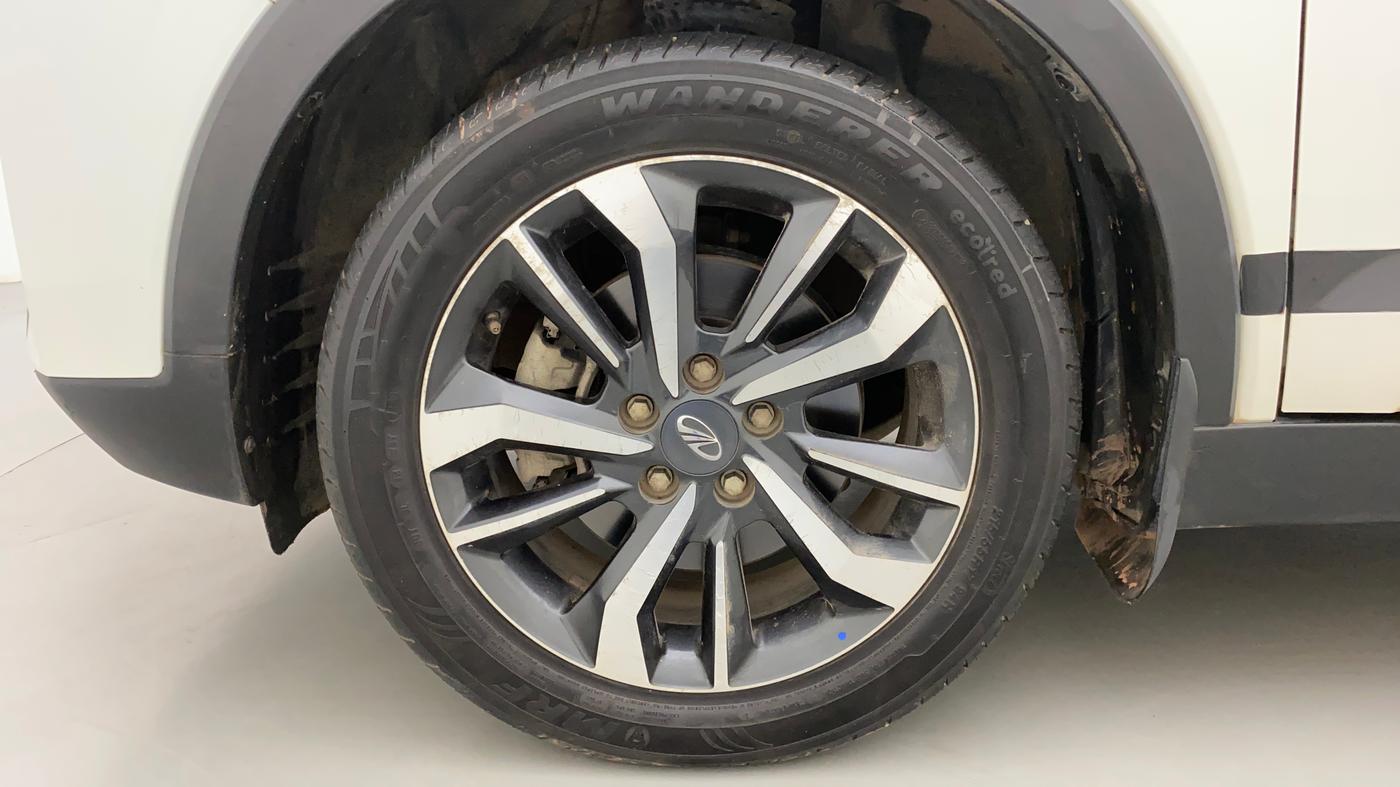 2021 Mahindra XUV300 W8 (O) 1.2 PETROL AMT, Petrol, Automatic, 21,082 km, Left Front Wheel