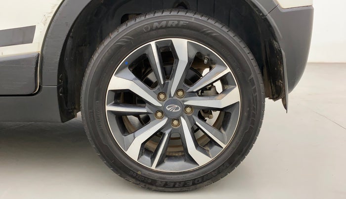 2021 Mahindra XUV300 W8 (O) 1.2 PETROL AMT, Petrol, Automatic, 21,082 km, Left Rear Wheel