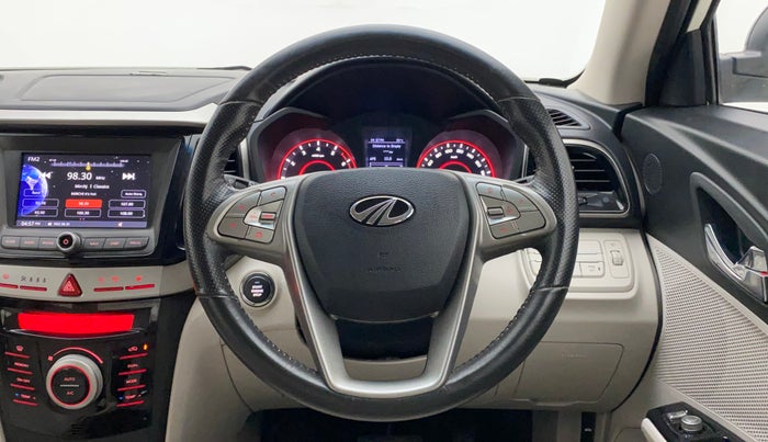 2021 Mahindra XUV300 W8 (O) 1.2 PETROL AMT, Petrol, Automatic, 21,082 km, Steering Wheel Close Up