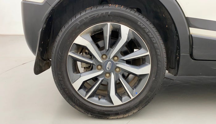 2021 Mahindra XUV300 W8 (O) 1.2 PETROL AMT, Petrol, Automatic, 21,082 km, Right Rear Wheel