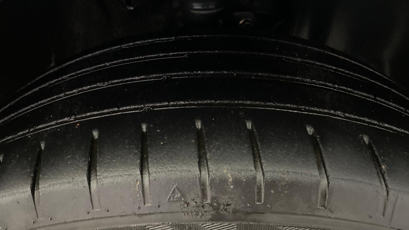 2018 Maruti IGNIS DELTA 1.2, Petrol, Manual, 41,346 km, Right Front Tyre Tread