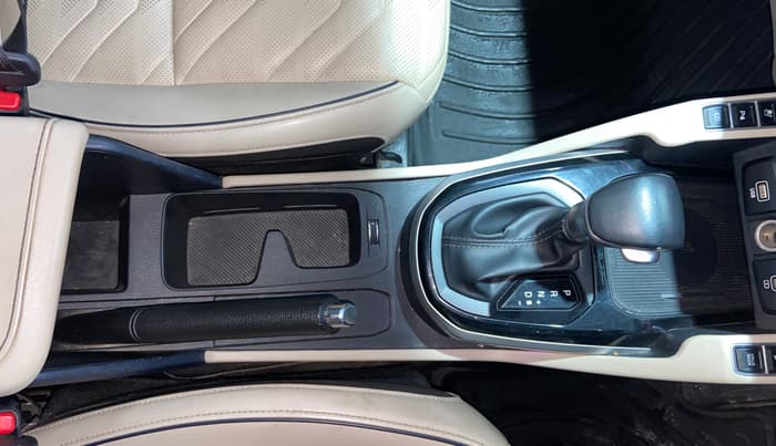 2022 KIA CARENS LUXURY PLUS 1.5 DIESEL AT 6 STR, Diesel, Automatic, 1,05,405 km, Gear Lever