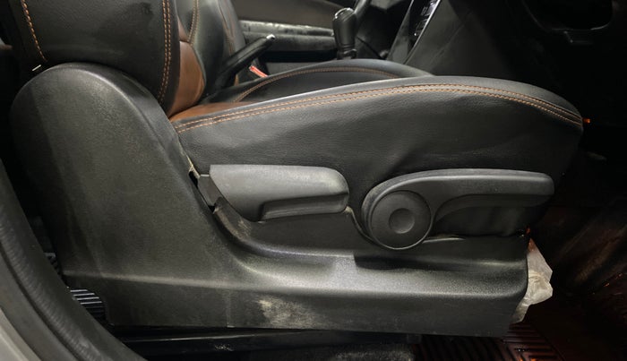 2021 Toyota URBAN CRUISER HIGH GRADE MT, Petrol, Manual, 37,576 km, Driver Side Adjustment Panel