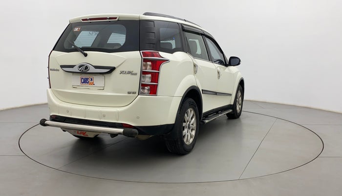 2015 Mahindra XUV500 W10, Diesel, Manual, 1,04,003 km, Right Back Diagonal