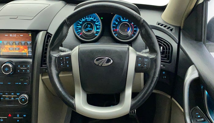 2015 Mahindra XUV500 W10, Diesel, Manual, 1,04,003 km, Steering Wheel Close Up