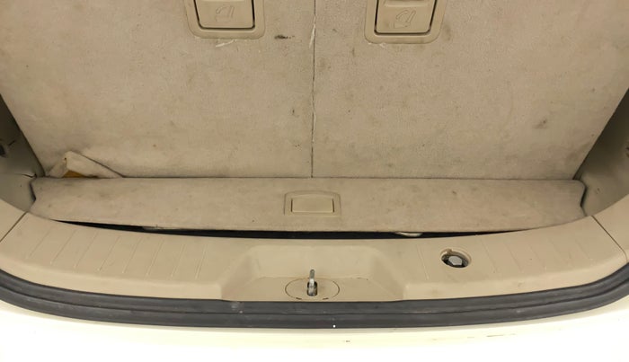 2015 Mahindra XUV500 W10, Diesel, Manual, 1,04,003 km, Boot Inside