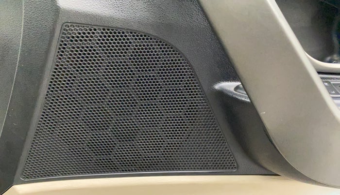 2015 Mahindra XUV500 W10, Diesel, Manual, 1,04,003 km, Speaker