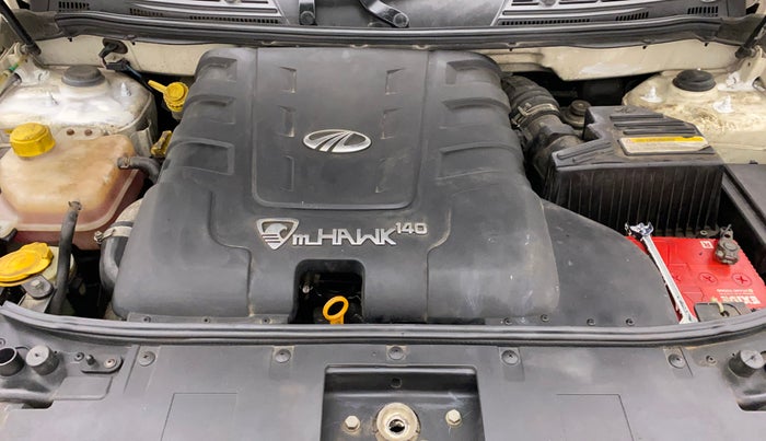 2015 Mahindra XUV500 W10, Diesel, Manual, 1,04,003 km, Open Bonet