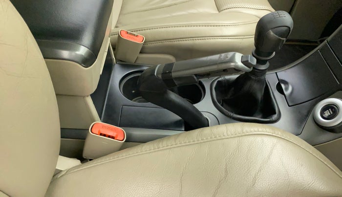 2015 Mahindra XUV500 W10, Diesel, Manual, 1,04,003 km, Gear Lever