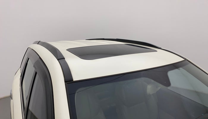 2015 Mahindra XUV500 W10, Diesel, Manual, 1,04,003 km, Roof