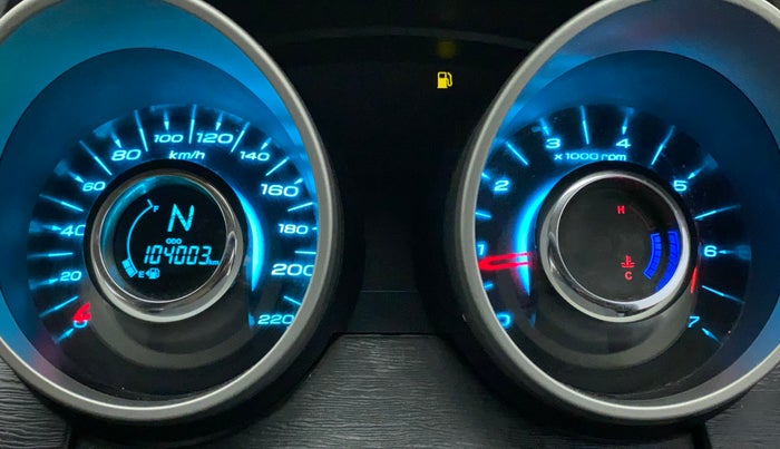 2015 Mahindra XUV500 W10, Diesel, Manual, 1,04,003 km, Odometer Image