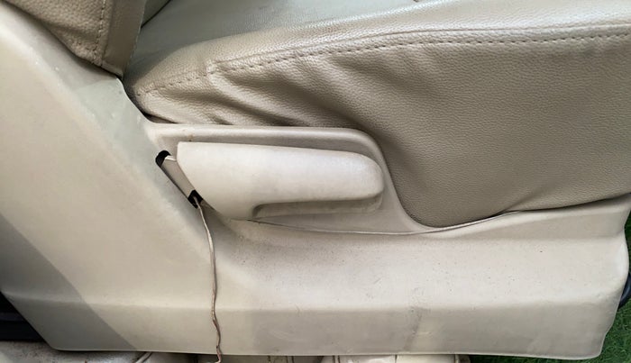 2016 Maruti Ertiga VDI SHVS, Diesel, Manual, 1,07,444 km, Driver Side Adjustment Panel