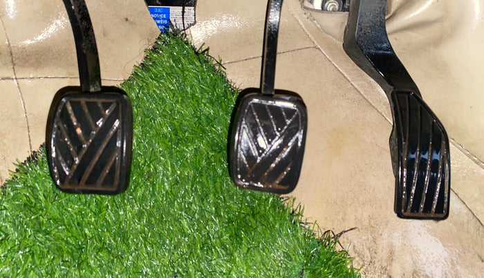 2016 Maruti Ertiga VDI SHVS, Diesel, Manual, 1,07,444 km, Pedals