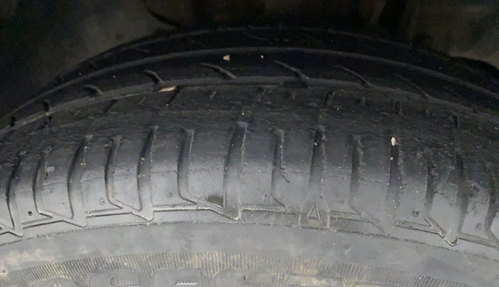 2017 Tata Tiago XZ PETROL, Petrol, Manual, 42,576 km, Right Front Tyre Tread