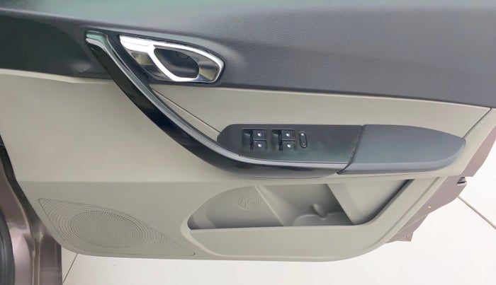 2017 Tata Tiago XZ PETROL, Petrol, Manual, 42,576 km, Driver Side Door Panels Control
