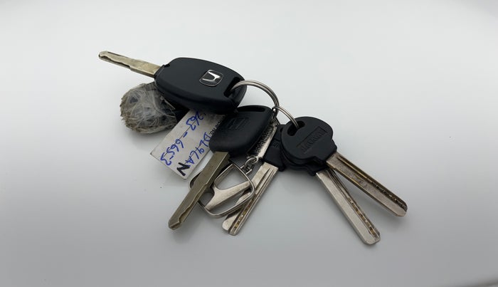 2017 Honda Amaze 1.2L I-VTEC S, Petrol, Manual, 79,123 km, Key Close Up