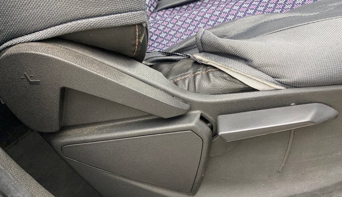 2015 Ford Ecosport TITANIUM 1.5L DIESEL (OPT), Diesel, Manual, 1,09,048 km, Driver Side Adjustment Panel