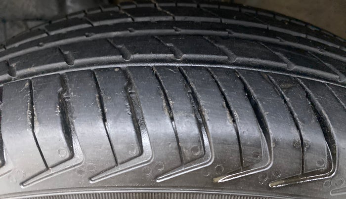 2021 Maruti New Wagon-R LXI CNG 1.0 L, CNG, Manual, 20,082 km, Left Front Tyre Tread