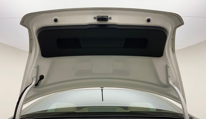 2020 Volkswagen Vento HIGHLINE 1.0L TSI AT, Petrol, Automatic, 36,633 km, Boot Door Open