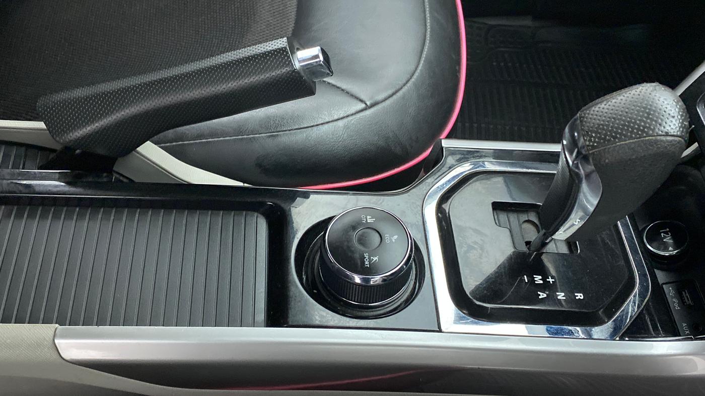 2018 Tata NEXON XZA+ 1.5, Diesel, Automatic, 40,301 km, Gear Lever