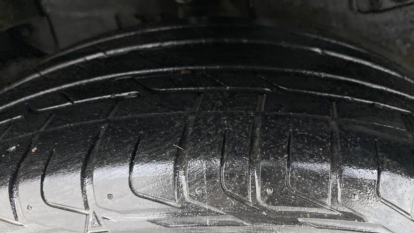 2018 Tata NEXON XZA+ 1.5, Diesel, Automatic, 40,301 km, Right Rear Tyre Tread