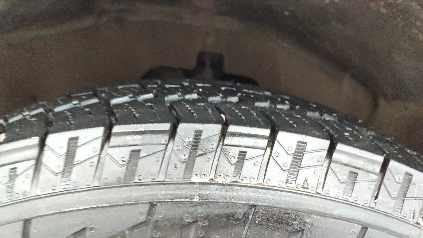 2023 Mahindra Thar LX P 2WD AT HT, Petrol, Automatic, 15,201 km, Right Front Tyre Tread