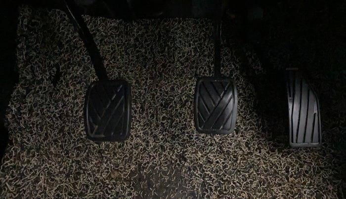 2022 Maruti Swift VXI, Petrol, Manual, 47,953 km, Pedals